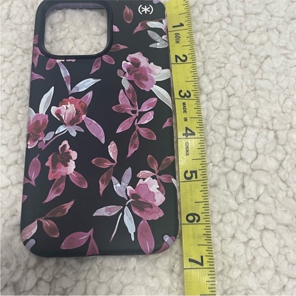 Speck Presidio spring purple iPhone 14 Pro Max Mag Safe - Picture 7 of 7